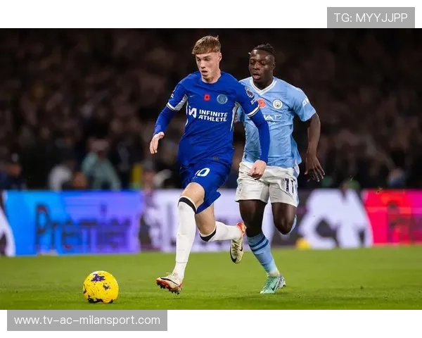 曼城蓝月光辉再照夜空，曼城蓝月亮壁纸